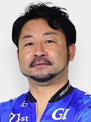 山崎芳仁