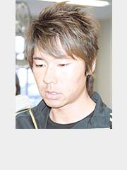 東鉄也