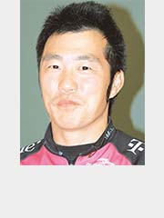 村松俊弥