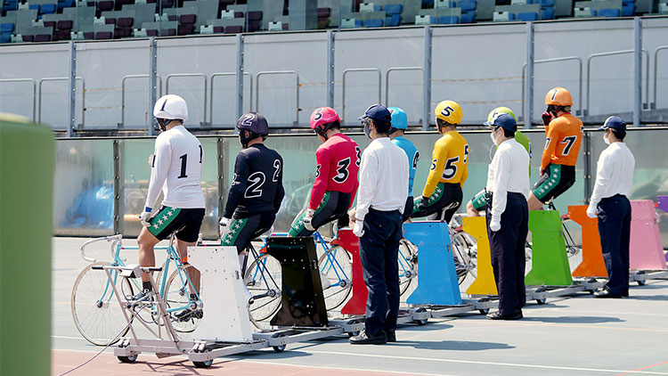 (photo by Shimajoe)